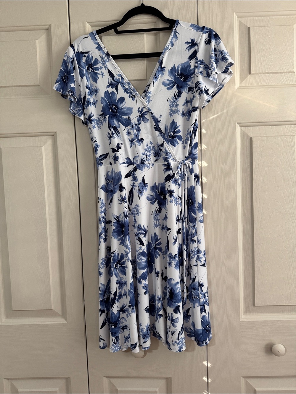 Kaileigh Blue & White Floral Wrap Midi Dress